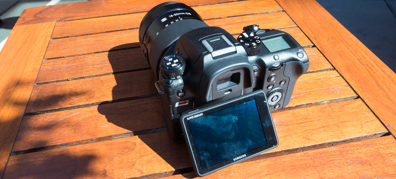 Illustration for article titled Samsung NX1: A 4K Video Chomping, 28-Megapixel Camera In a Compact Body